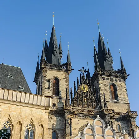 Spacious 3-bedrooms Near Karlin Square Prague