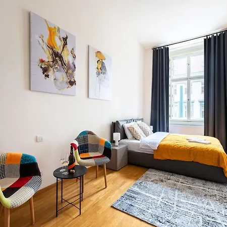 Apartmán Spacious 3-bedrooms Near Karlin Square