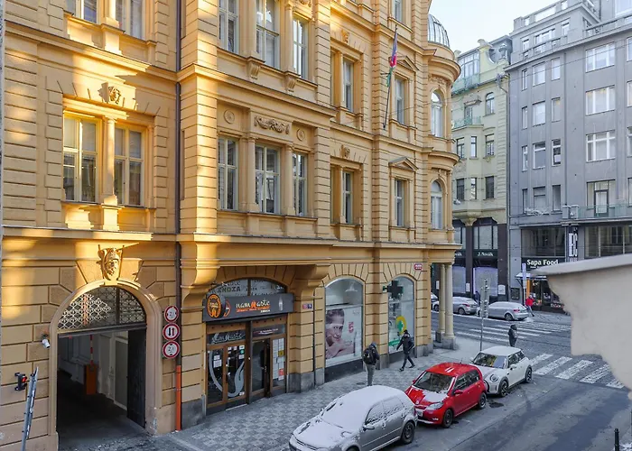Apartamento Spacious 3-bedrooms Near Karlin Square