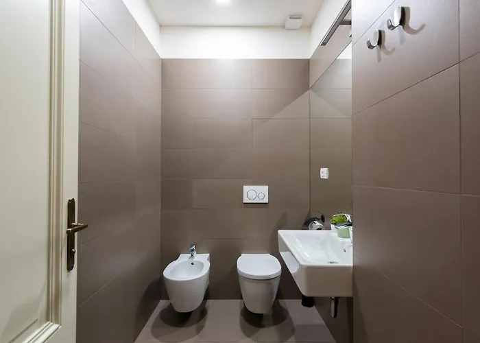 Spacious 3-bedrooms Near Karlin Square Prag